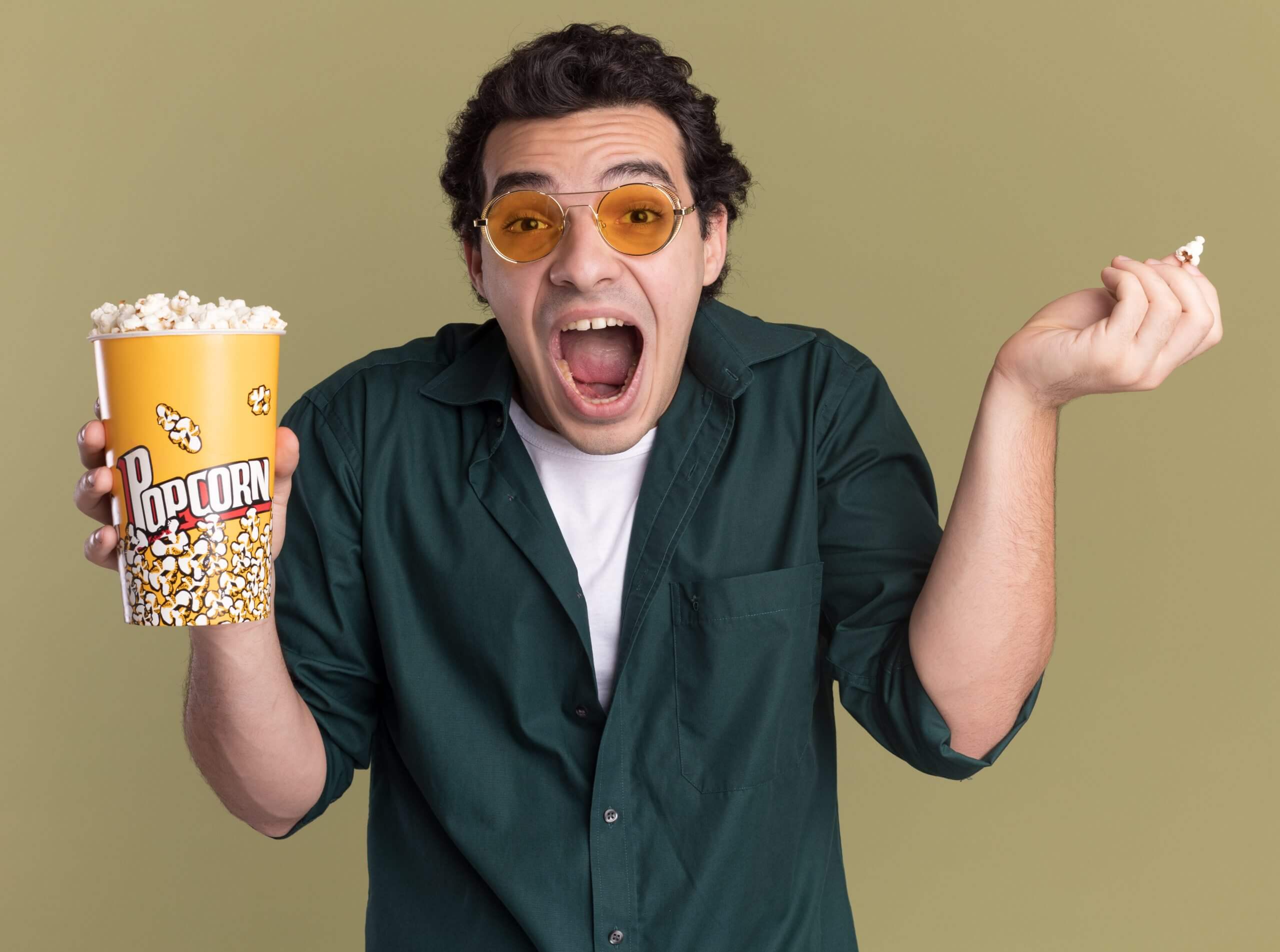 How Many Calories in Microwave Popcorn