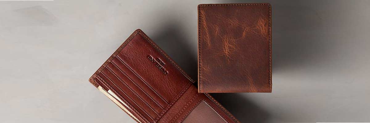 How a Leather Wallet Offers Durability and Timeless Style